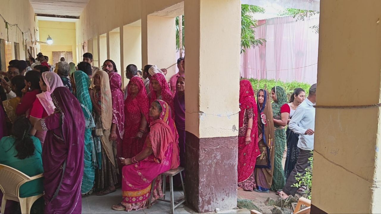 घूंघट की आड़ में चुन रहे गांव की सरकार, 147 ग्राम पंचायतों में 1028 प्रत्याशी मैदान में