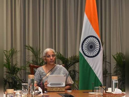 आरबीआई विदेशी मुद्रा बाजार में उतार-चढ़ाव को कम करने के लिए लगातार उठाता रहेगा कदम : वित्त मंत्री